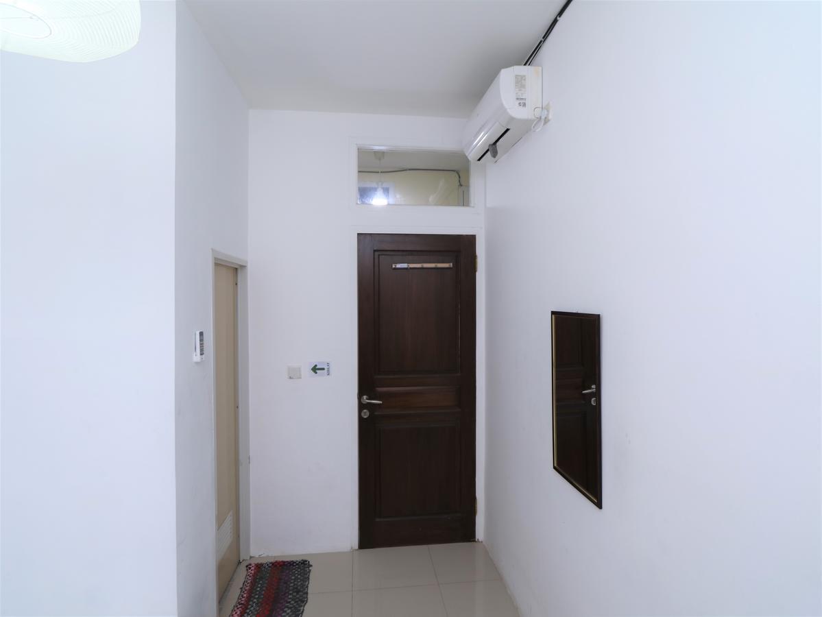 Kamar Keluarga Ungaran Hotel จาการ์ตา ภายนอก รูปภาพ
