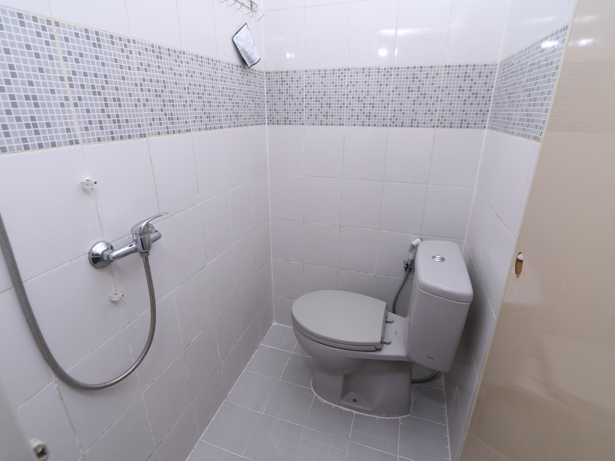 Kamar Keluarga Ungaran Hotel จาการ์ตา ภายนอก รูปภาพ